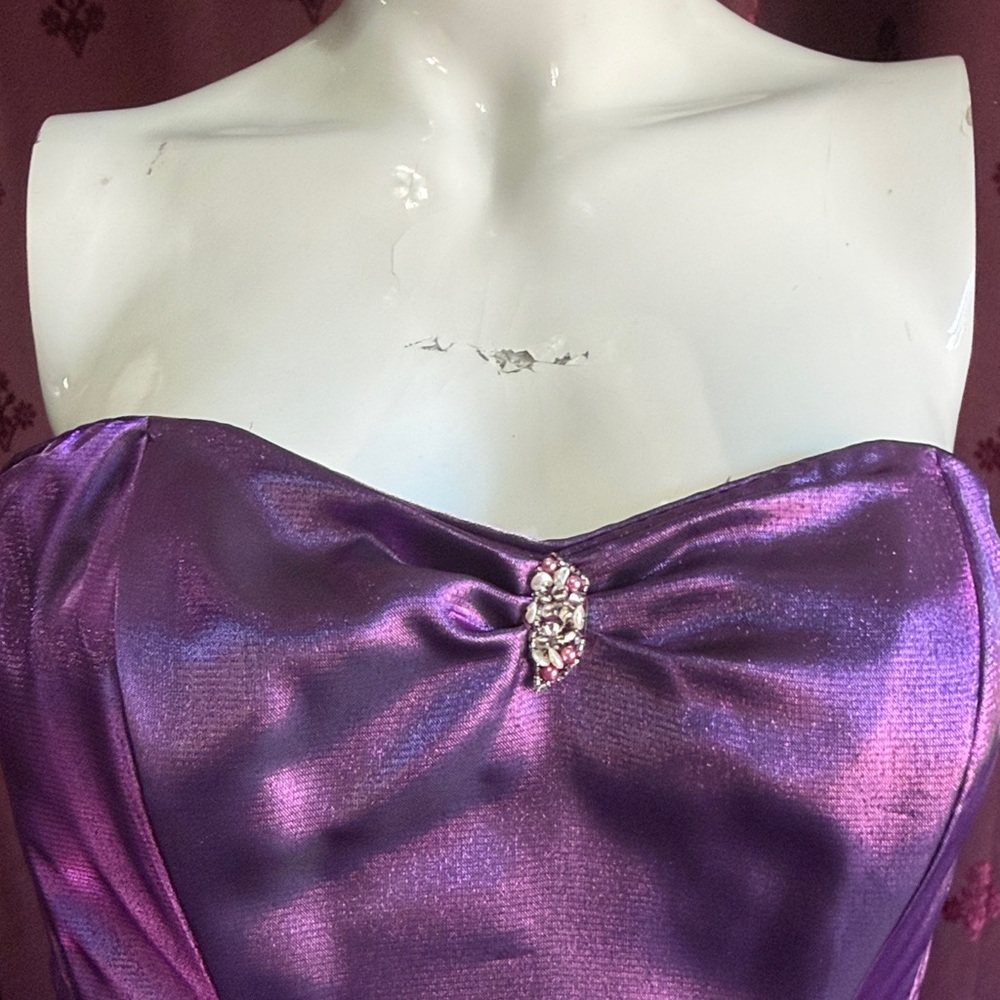Flirt Maggie Sottero Elegant Purple Iridescent Strapless Tufted Gown Size Four - Picture 5 of 11